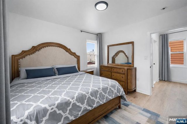 725 4th Street, Secaucus, NJ 07094