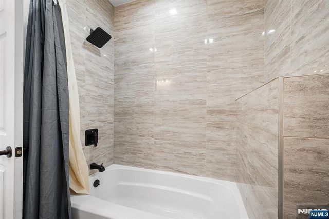 725 4th Street, Secaucus, NJ 07094