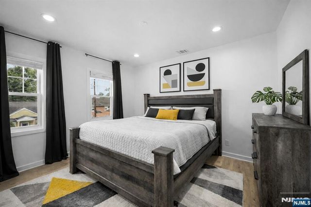 725 4th Street, Secaucus, NJ 07094