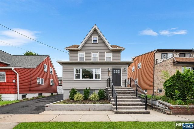 725 4th Street, Secaucus, NJ 07094