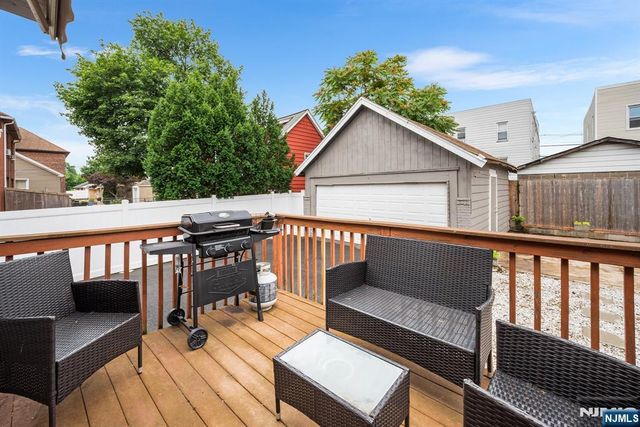 725 4th Street, Secaucus, NJ 07094