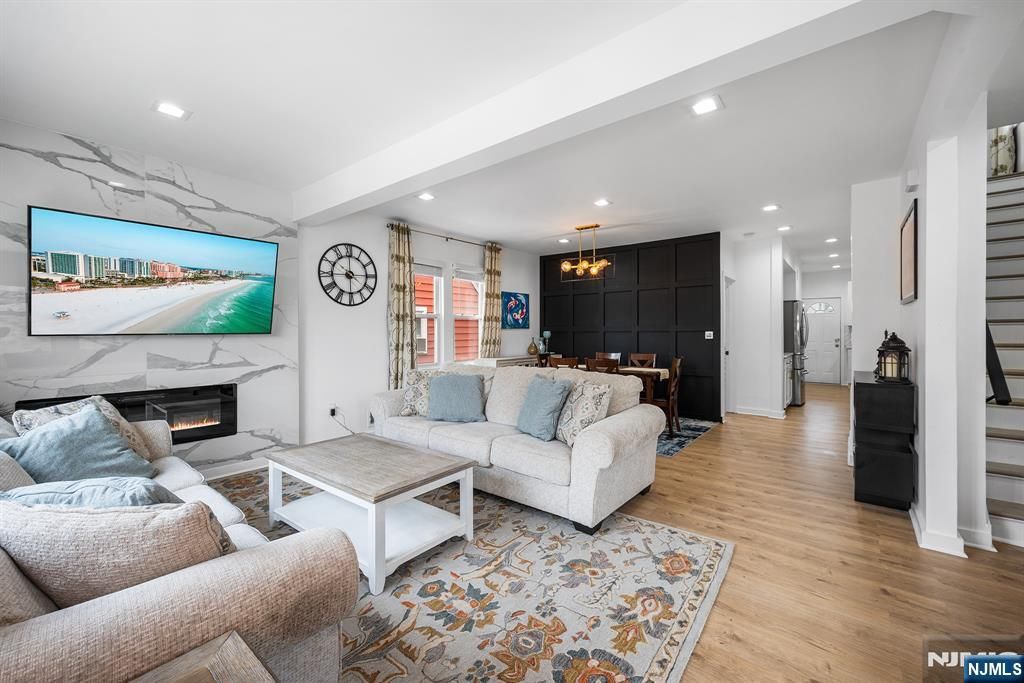 725 4th Street, Secaucus, NJ 07094