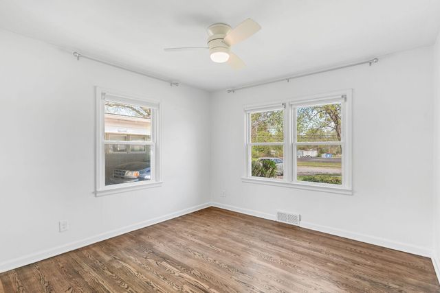 1474 E Portland Street, Springfield, MO 65804