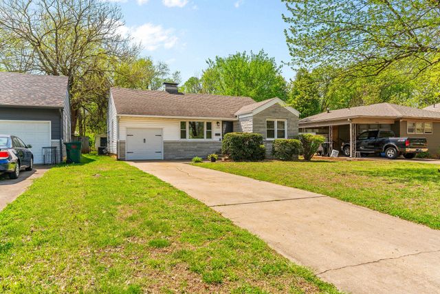 1474 E Portland Street, Springfield, MO 65804