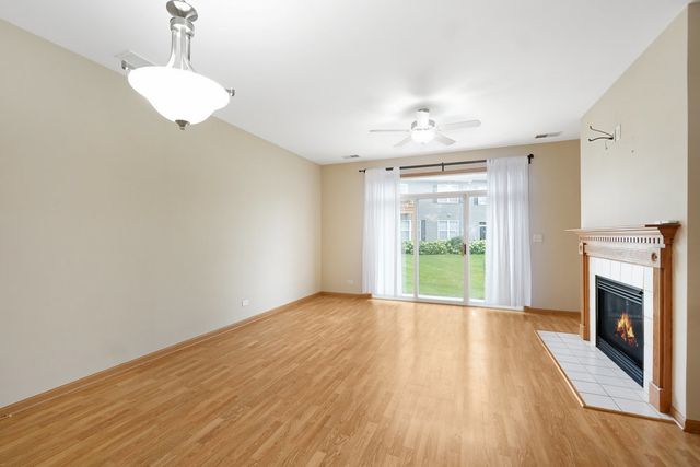 849 Genesee Drive, Naperville, IL 60563
