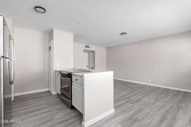 405 S PRIEST Drive 5, Tempe, AZ 85281