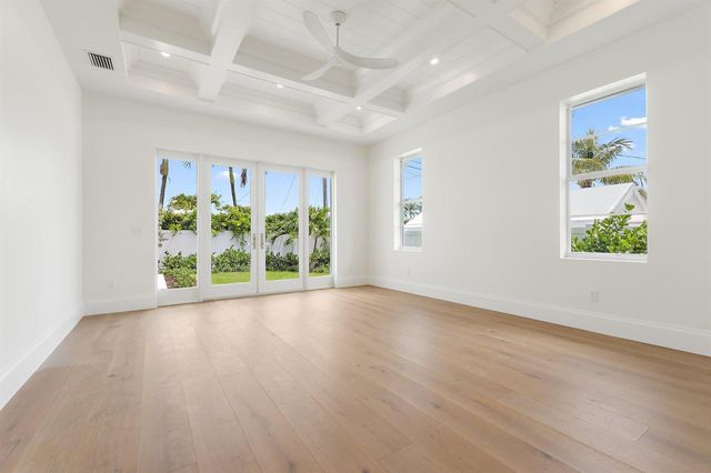 131 Dory Road S, North Palm Beach, FL 33408
