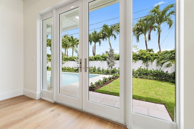131 Dory Road S, North Palm Beach, FL 33408