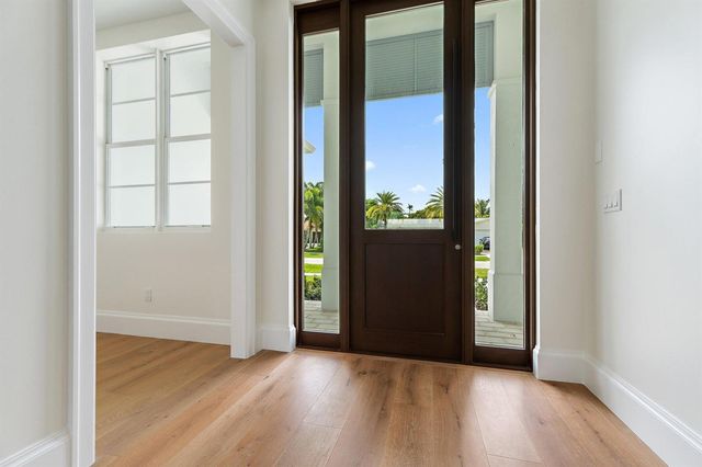 131 Dory Road S, North Palm Beach, FL 33408