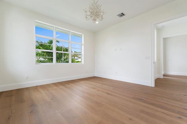 131 Dory Road S, North Palm Beach, FL 33408