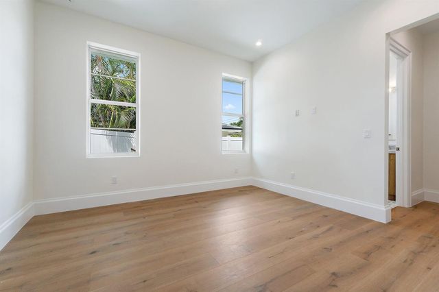 131 Dory Road S, North Palm Beach, FL 33408