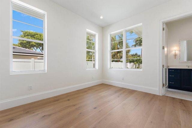 131 Dory Road S, North Palm Beach, FL 33408