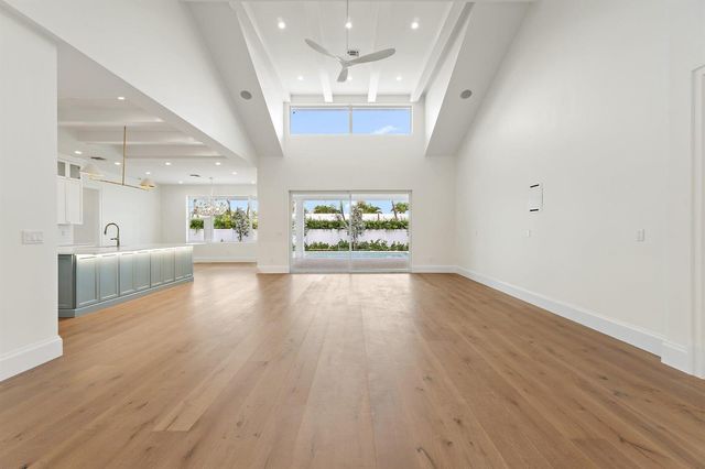 131 Dory Road S, North Palm Beach, FL 33408