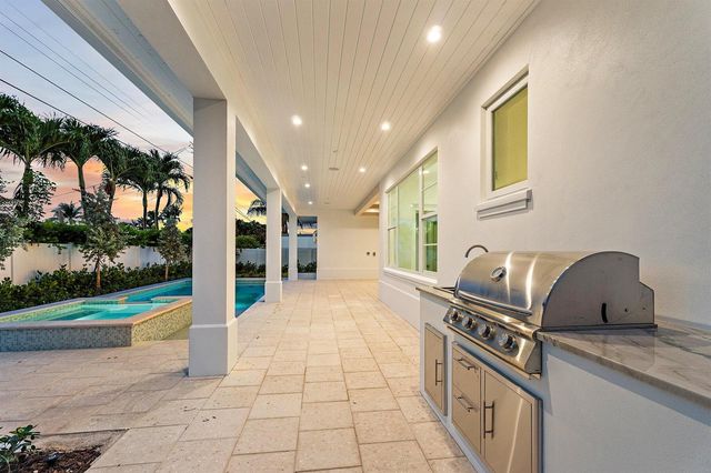 131 Dory Road S, North Palm Beach, FL 33408