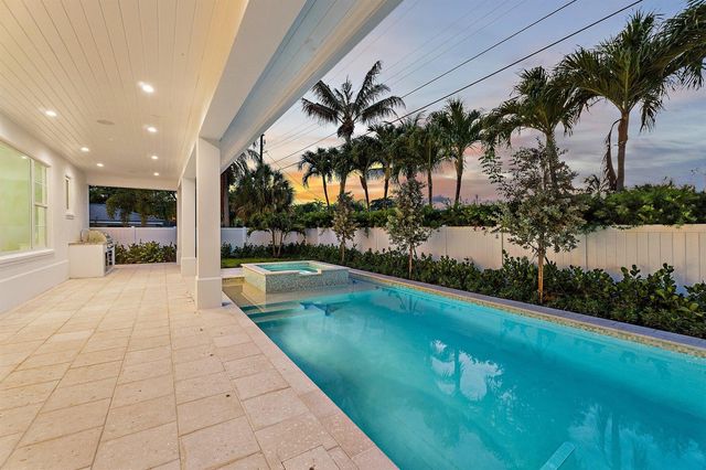 131 Dory Road S, North Palm Beach, FL 33408