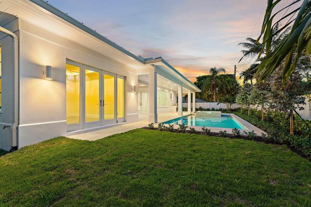 131 Dory Road S, North Palm Beach, FL 33408