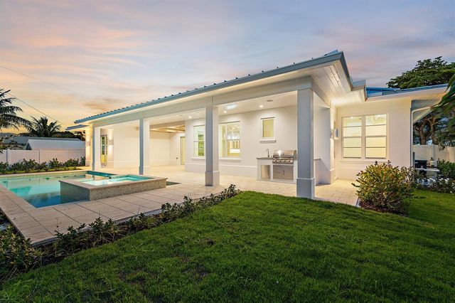 131 Dory Road S, North Palm Beach, FL 33408