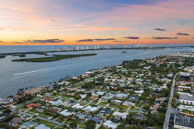 131 Dory Road S, North Palm Beach, FL 33408