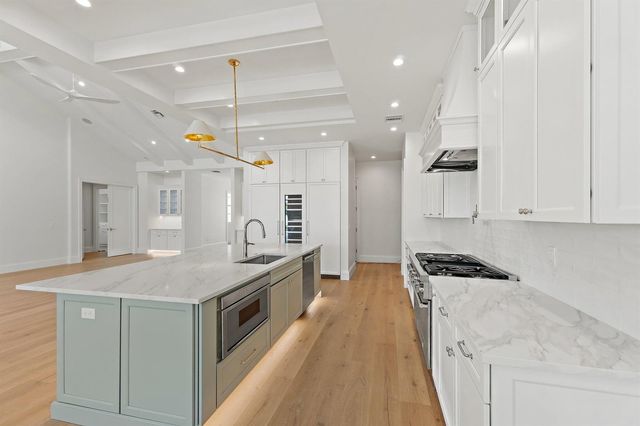 131 Dory Road S, North Palm Beach, FL 33408