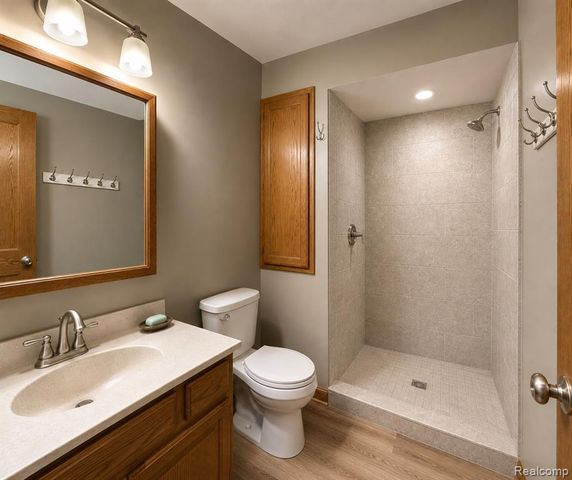 15480 Mary Court, Clinton Township, MI 48038