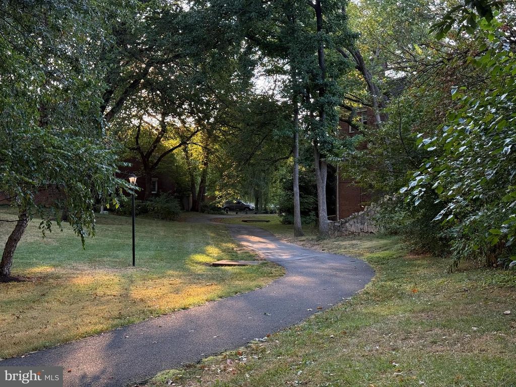 88 N BEDFORD ST #88C, Arlington, VA 22201