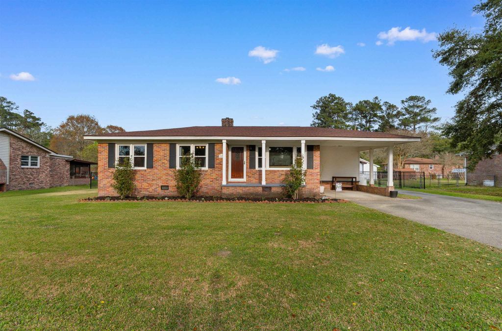 1738 Pickens St., Georgetown, SC 29440