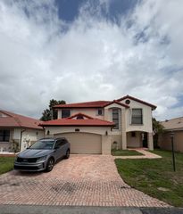 15061 Norfolk Lane, Davie, FL 33331