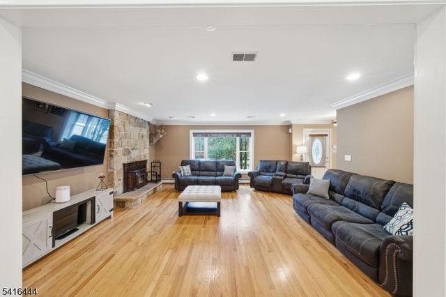 2 Old Orchard Rd, Mendham Twp., NJ 07960