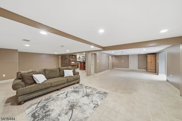 2 Old Orchard Rd, Mendham Twp., NJ 07960