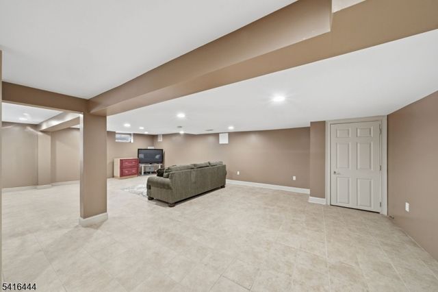 2 Old Orchard Rd, Mendham Twp., NJ 07960