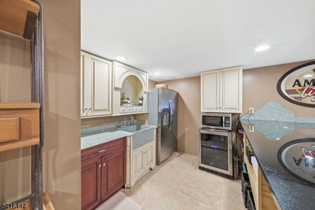 2 Old Orchard Rd, Mendham Twp., NJ 07960