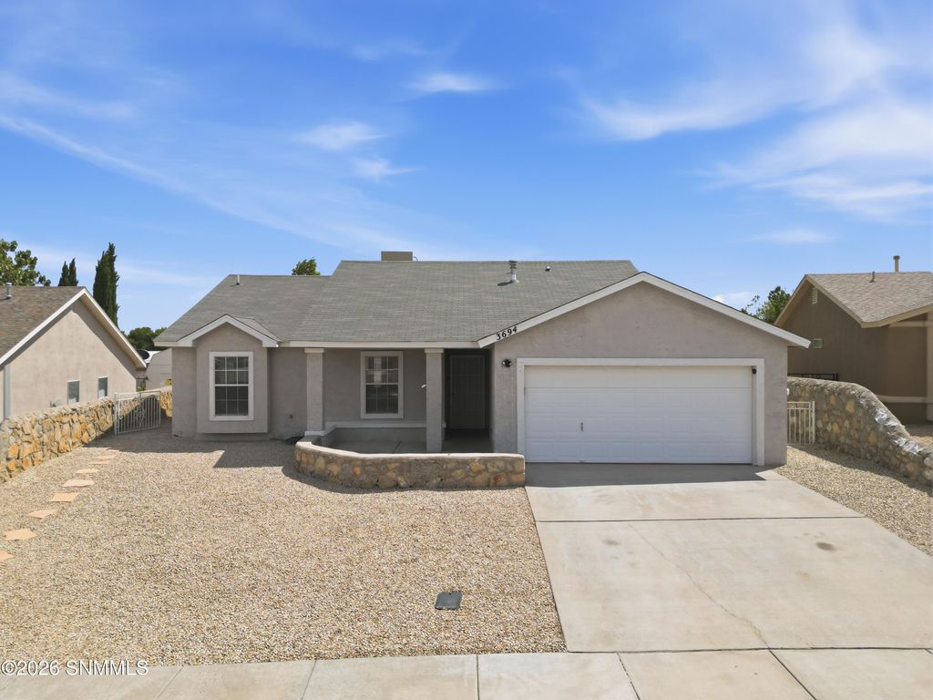 3694 Gem Street, Las Cruces, NM 88012