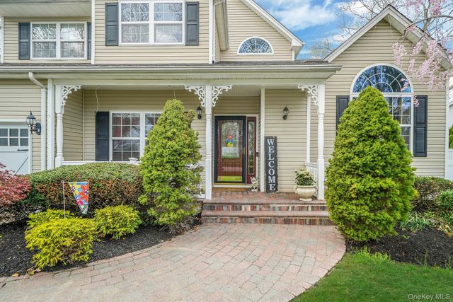 9 Tuthill Creek Drive, Blue Point, NY 11772