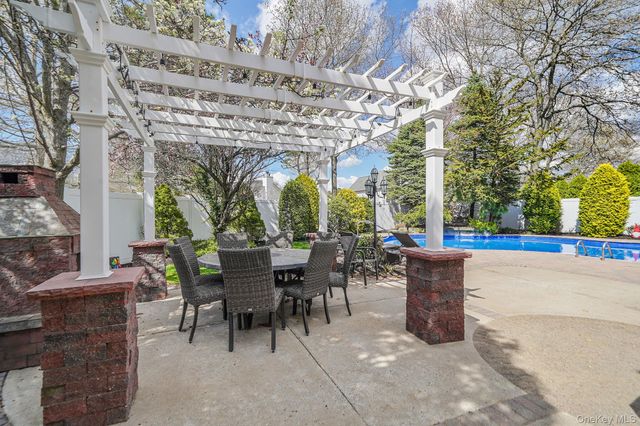 9 Tuthill Creek Drive, Blue Point, NY 11772