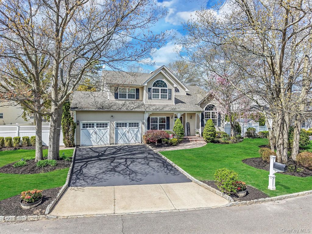 9 Tuthill Creek Drive, Blue Point, NY 11772