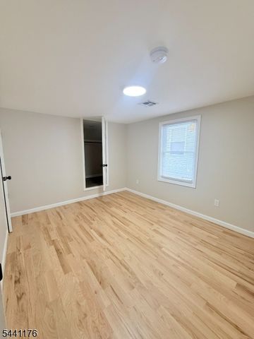 392 S 9th Street, Newark City, NJ 07103