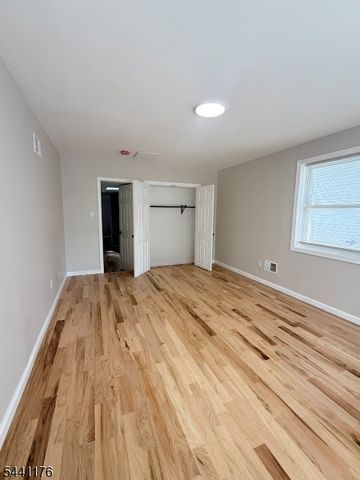 392 S 9th Street, Newark City, NJ 07103