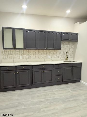 392 S 9th Street, Newark City, NJ 07103