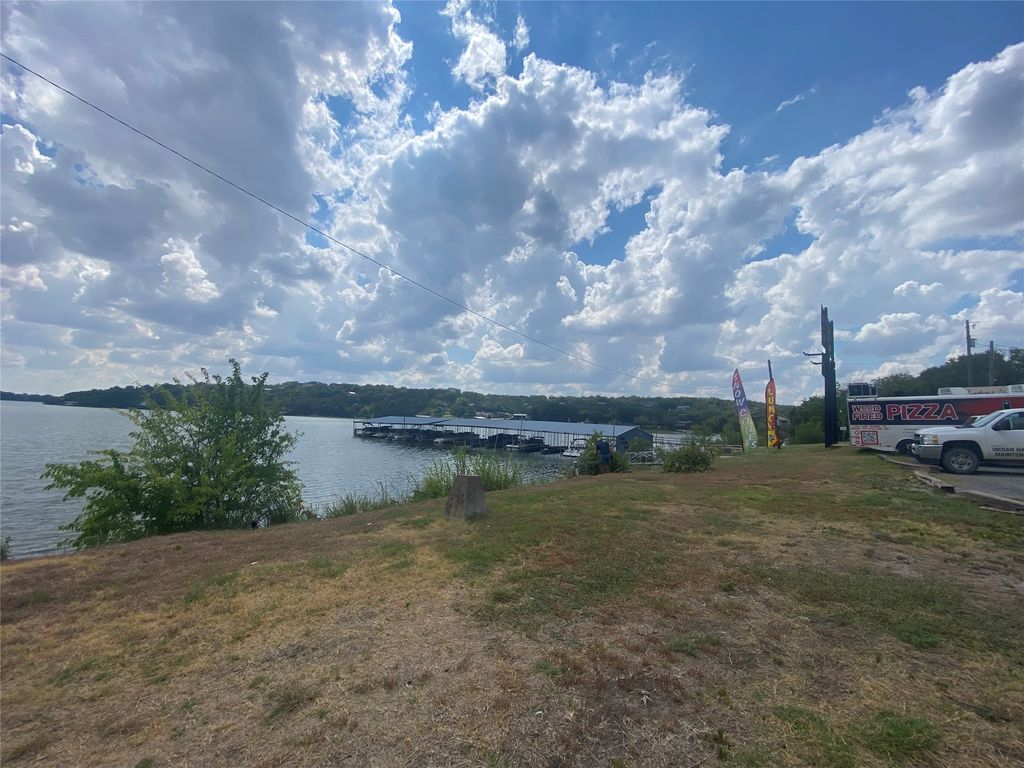 4003 Iron Horse Trail, Granbury, TX 76048