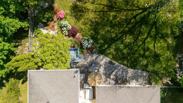 56 Middle Highway, Barrington, RI 02806