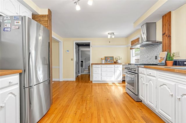 56 Middle Highway, Barrington, RI 02806