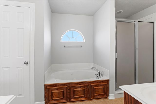 1815 Magnolia Bend, Baytown, TX 77523