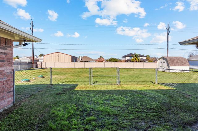 1815 Magnolia Bend, Baytown, TX 77523