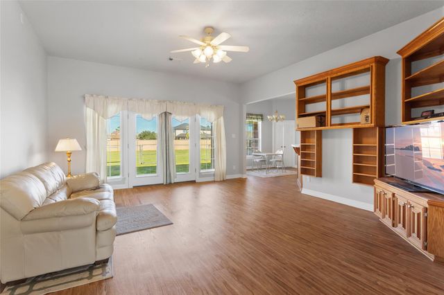 1815 Magnolia Bend, Baytown, TX 77523