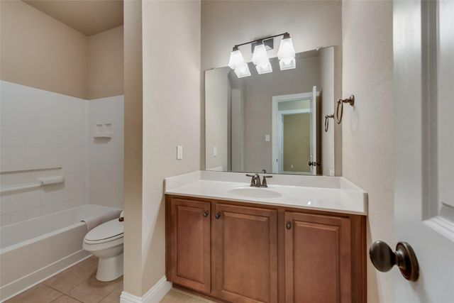 1003 Brook Hollow Drive, Euless, TX 76039