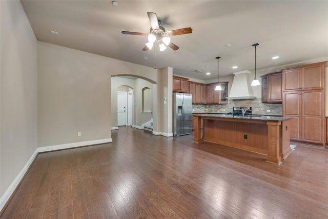 1003 Brook Hollow Drive, Euless, TX 76039