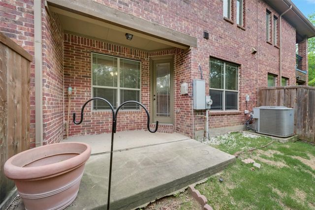 1003 Brook Hollow Drive, Euless, TX 76039