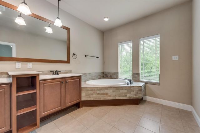 1003 Brook Hollow Drive, Euless, TX 76039