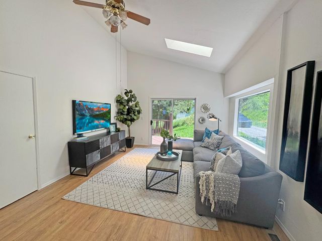 521 Silva Ave, Nevada City, CA 95959