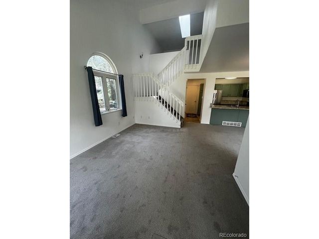 2142 Meadow Ct, Longmont, CO 80501
